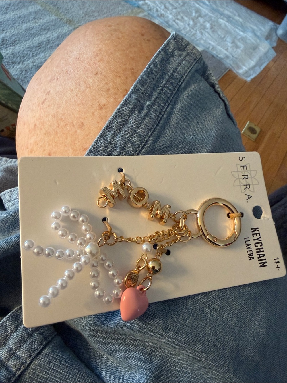 Serra Gold Pearl Bow Keychain with Pink Heart Charm and mom in gold tone color